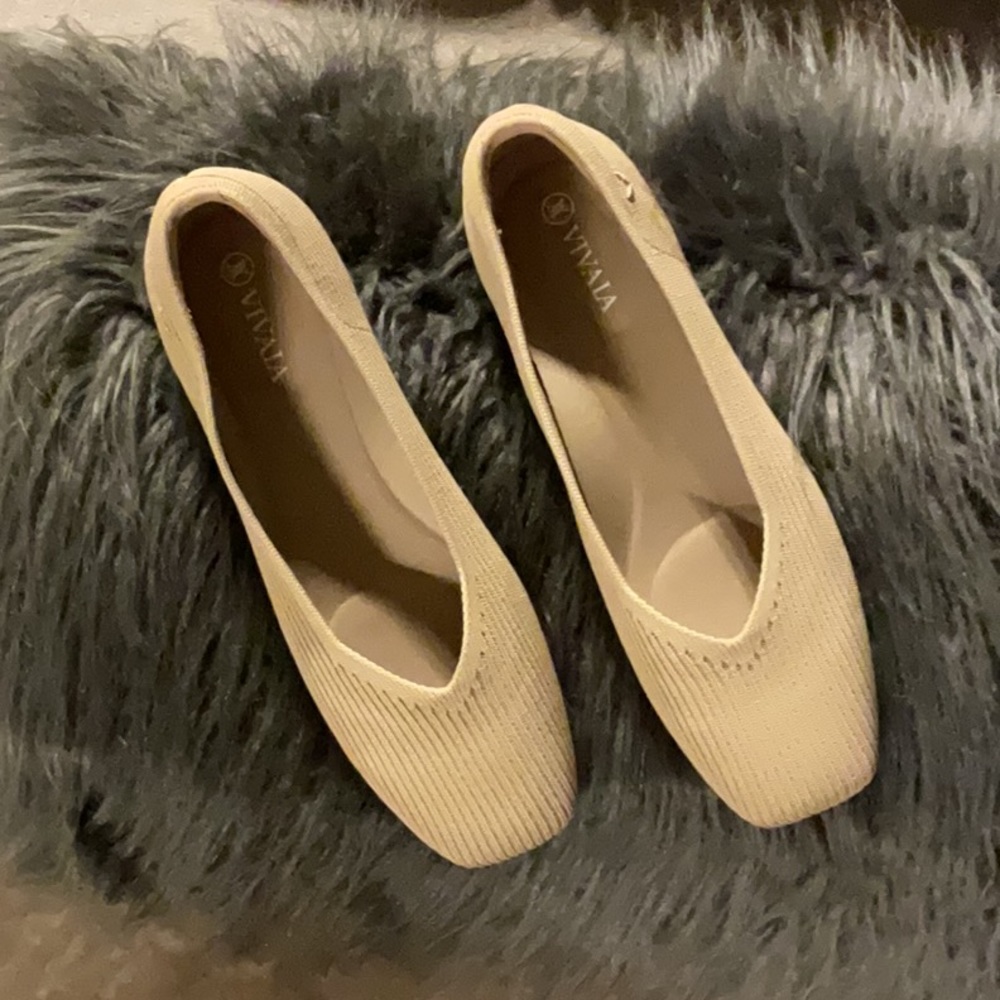 NWOT VIVAIA Shoes MARGOT 2.0 SQUARE TOE-CUT FLATS SIZE 36.5 (US 6.0)